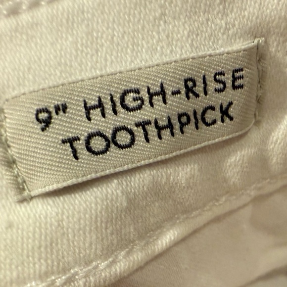 J. Crew Denim 9” High Rise Toothpick White Jeans Size 24P - Picture 3 of 4
